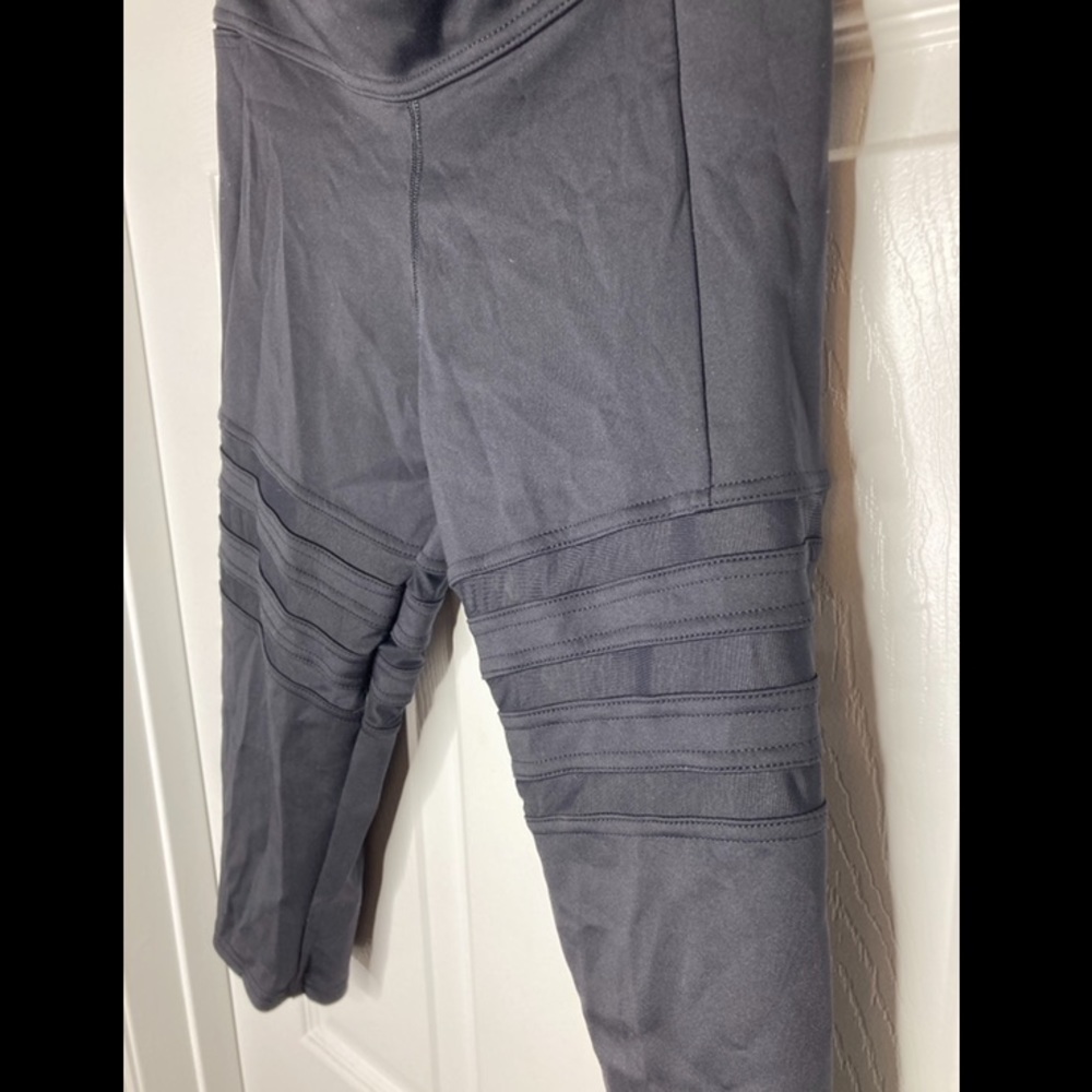 Blackmilk cropped workout combat leggings